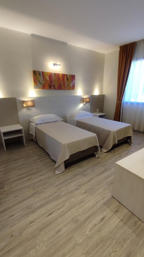 Confidence Hotel San Silvestro San Prospero Exteriér fotografie